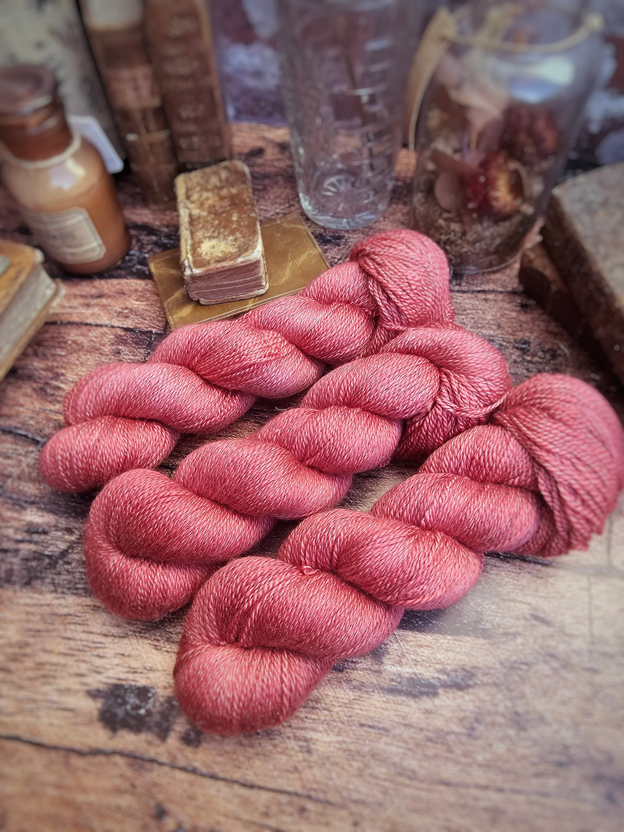 Soie Fine Mérinos Botto Poala – 70% Laine Mérinos / 30% Soie, 700g, Couleur Saphir-Iris