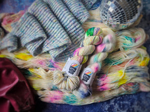 Mana Bloom Shawl Kit with free pattern