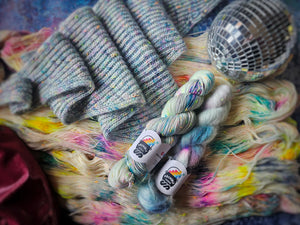 Mana Bloom Shawl Kit with free pattern