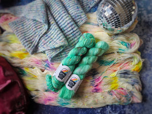 Mana Bloom Shawl Kit with free pattern