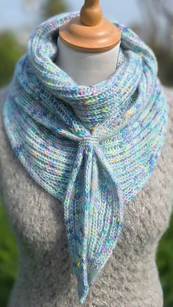 Mana Bloom Shawl Kit with free pattern