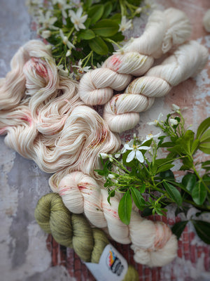 Leloa shawl kit (without pattern) - Dyed to order